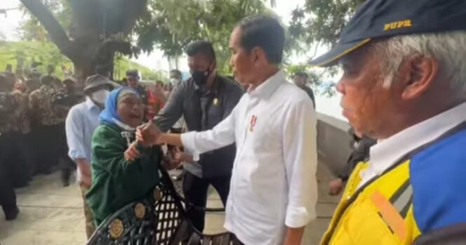 
 Menangis ke Jokowi, Seorang ibu di Manado Mengaku Tak Pernah Dapat Bantuan dan Hidup Susah