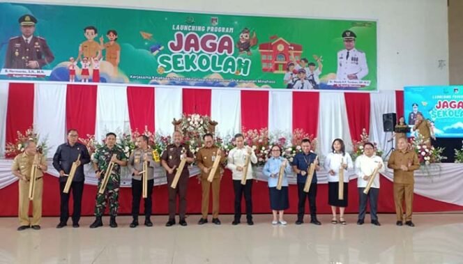 
Pj Bupati Noudy Tendean Hadiri Launching Program “Jaga Sekolah” Kerja Sama Pemkab Minahasa dengan Kejari