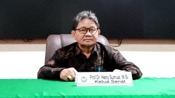 
Foto - Ketua Senat Unima Prof Dr Herry Sumual M.Si