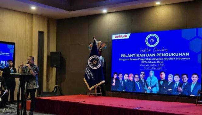 
Wakil Kepala Staf Kepresidenan Dr. Muhammad Qodari menyampaikan kata sambutan pada pelantikan dan pengukuhan pengurus DePA-RI Jakarta pada 7 Februari 2025 (Foto: Humas DePA-RI)