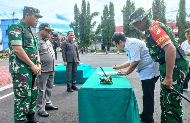 
Danrem 131/Santiago Hadiri Upacara Pembukaan TMMD Ke-123 di Kota Bitung
