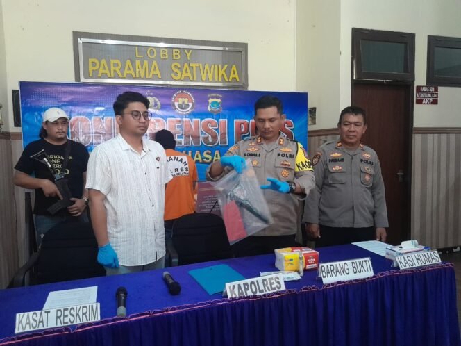 
KAPOLRES MINSEL PIMPIN PRESS RELEASE KASUS PEMBUNUHAN TUKANG OJEK DI KECAMATAN AMURANG