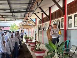 Kasatlantas Polres Bolmong Utara AKP Moh. Hasanudin melakaksanakan sosialisasi di SMK Kaidipang