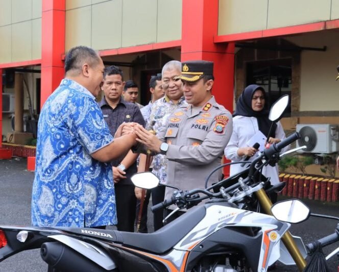 
Polres Asahan Terima 4 Unit Hibah Sepeda Motor dari Pemkab Mendukung Pelayanan dan Keamanan Masyarakat