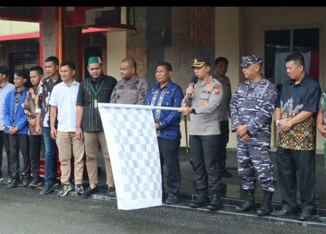 
Polres Asahan Bersama Mahasiswa dan Badan Eksekutif Mahasiswa dan OKP Gelar Bakti Sosial