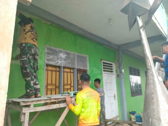 
Satgas TMMD Perbaiki dan Cat Dinding Panti Asuhan Yayasan Al-Muhtadien Hidayatullah 