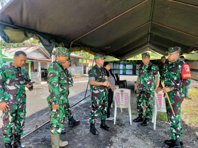 
Tinjau Pembangunan Sumur Bor Program TMMD, Kolonel Inf Alvian: Air Merupakan Kebutuhan Dasar Penting