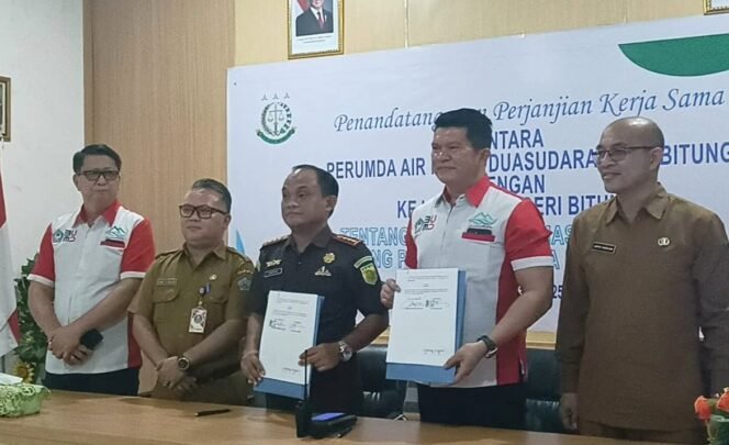 
Perumda Air Minum Dua Saudara Teken MoU bersama Kajari Bitung 