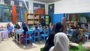 Siswa SDN 2 Kaidipang bukber bersama dewan guru