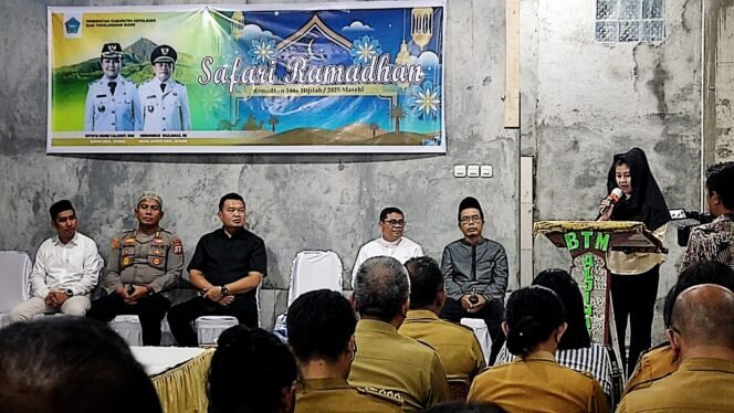 
Perdana, Bupati dan Wakil Bupati Sitaro Lakukan Safari Ramadhan di Masjid Al-Jihad Ulu Siau