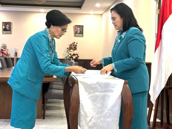 
Hari Bersejarah! Lesly J. Makainas-Sasiwu Dilantik sebagai Ketua TP-PKK Sitaro