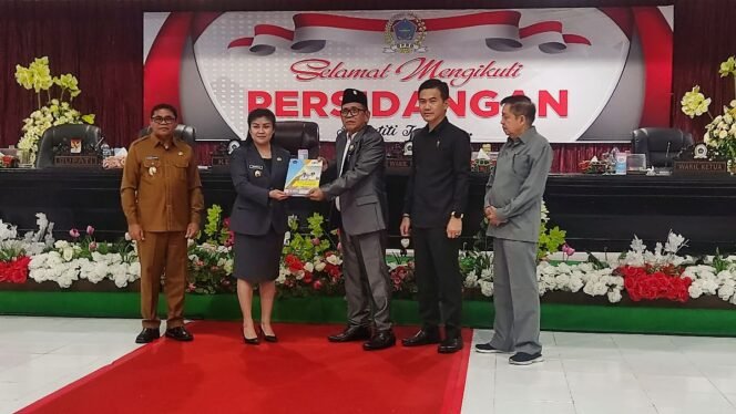 
DPRD Sitaro Gelar Rapat Paripurna, Chyntia I. Kalangit Sampaikan LKPJ 2024