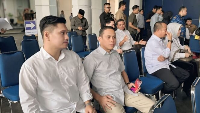 
Dokter Weny Gaib dan Rendy Mangkat Jalani Pemeriksaan Kesehatan di Kemendagri