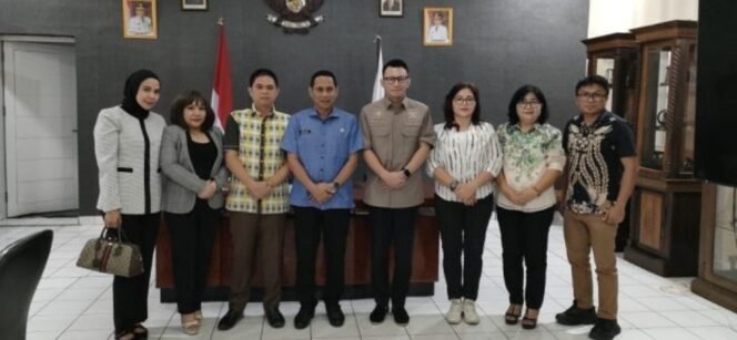 
Wali Kota Weny Gaib Sambut Baik Kunjungan Komisi l DPRD Provinsi Sulut