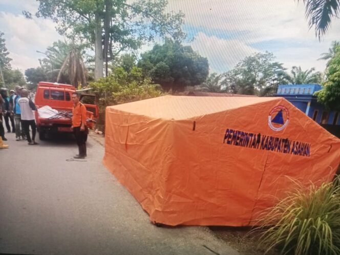 
Pemerintah Kabupaten Asahan Salurkan Bantuan Musibah Banjir Pada Masyarakat Desa Sei Dua Hulu