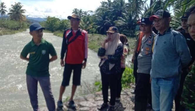 
Wabup Kaur Abdul Hamid Kunjungi Warga Korban Kebanjiran Banjir