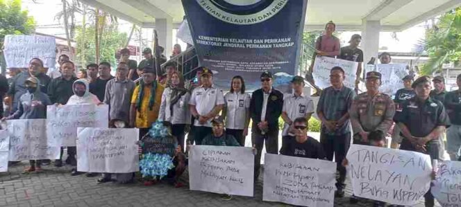 
Nelayan di Bitung gelar Doa Bersama, Panjatkan Aspirasi Kebijakan Kelautan yang Tidak Berpihak 