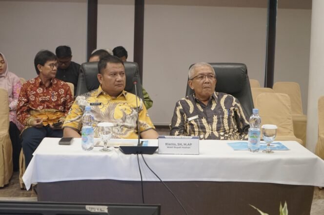 
Wakil Bupati Asahan hadiri High Level Meeting Tim Pengendalian Inflasi Daerah (TPID) dan Tim Percepatan dan Perluasan Digitalisasi Daerah (TP2DD)