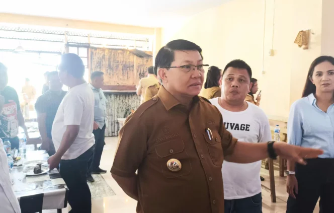 
Bagikan Bibit Cabai dan Tomat,Pemkab Mitra Ajak Masyarakat Mitra Maksimalkan Lahan Kosong