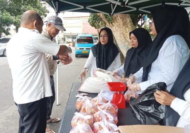 
Pemkot Kotamobagu Kembali Gelar Pasar Murah Khusus Cabe Rawit