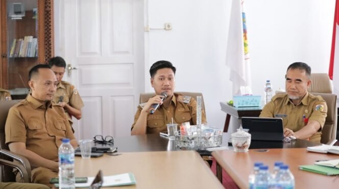 
Rendy Virgiawan Mangkat Pimpin Rakor Evaluasi Penanggulangan Kemiskinan Daerah Kota Kotamobagu