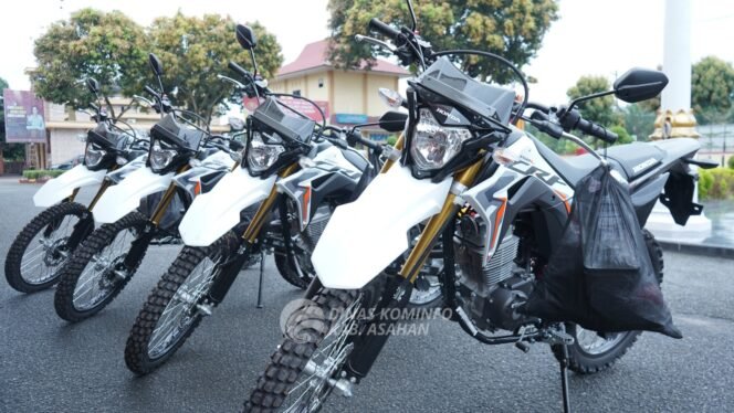 
Bupati Asahan Serahkan 4 Unit Sepeda Motor ke Polres Asahan