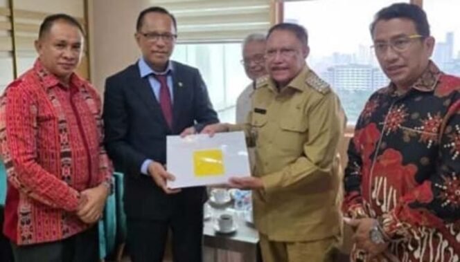 
Bupati TTS Dapatkan Dukungan Forkonas PP DOB untuk Pemekaran Amanatun