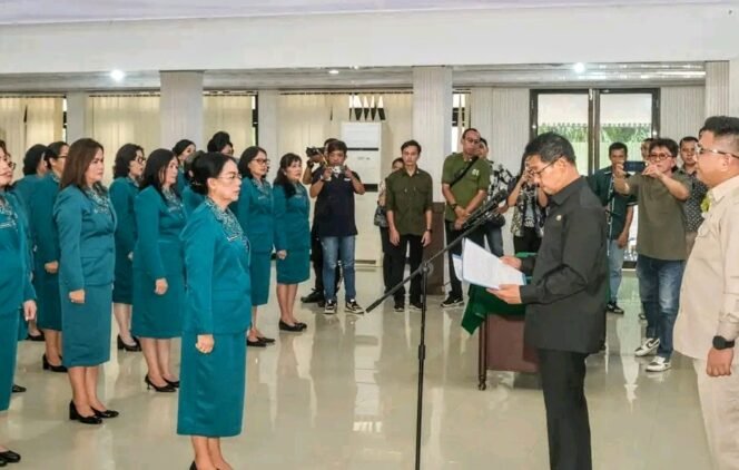 
Ellen Honandar Sondakh Resmi Dilantik sebagai Ketua TP-PKK Kota Bitung Masa Bakti 2025–2030