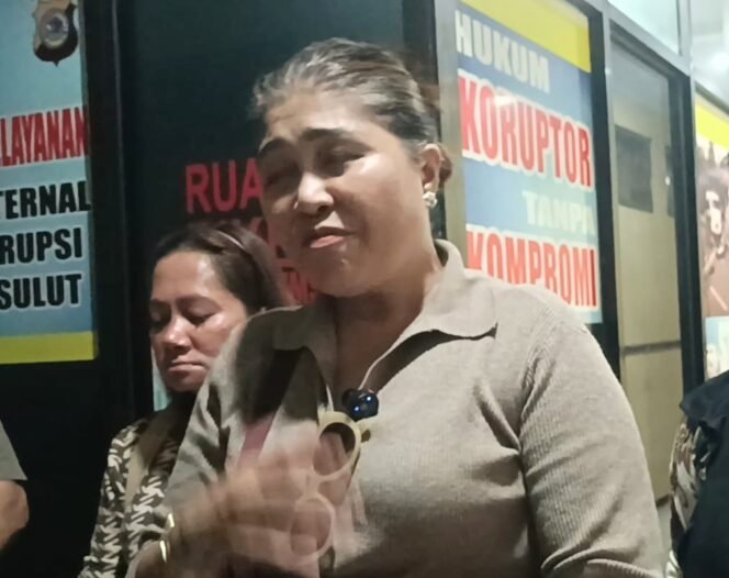 
Gambar Gracelda Yap Madera berkuasa hukum menyerahkan bukti ke Polda Sulut: