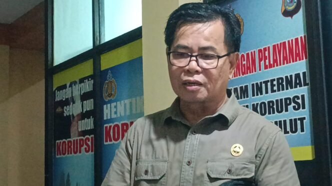 
Erik Tengor, Kuasa Hukum Gracelda Yap Madera saat wawancara di Polda Sulut, Jumat(16/05/25