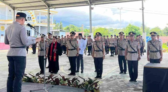 
Kapolres Bitung, AKBP Albert Zai SIK MH Memimpin Serah Terima Jabatan 2 Kasat dan 3 Kapolsek