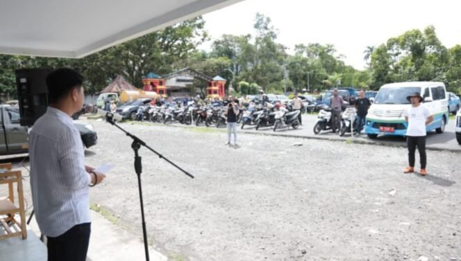 
Wakil Wali Kota Weny Gaib Periksa Kendaraan Dinas