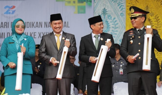 
Wali Kota dan Wakil Wali Kota Weny – Rendi Launching Lomba Seni dan Literasi