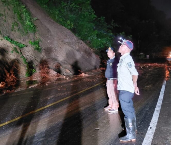 
Dishub Kotamobagu Atur Lalu Lintas Longsor KM 05, Arus Dua Arah Kembali Lancar