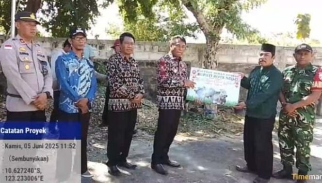 
Bupati Rote Ndao Distribusikan Hewan Kurban Presiden Prabowo Subianto