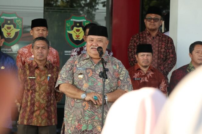 
Dalam Apel Perdananya Bupati Bengkulu Selatan Rifai Tajudin Himbau Jajaran Instansi Tetap Bersinergi