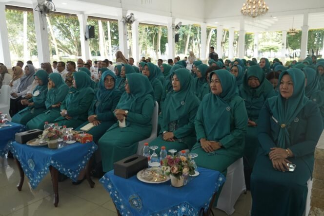 
Sekretaris Daerah Kabupaten Asahan Buka Rakornis PKK