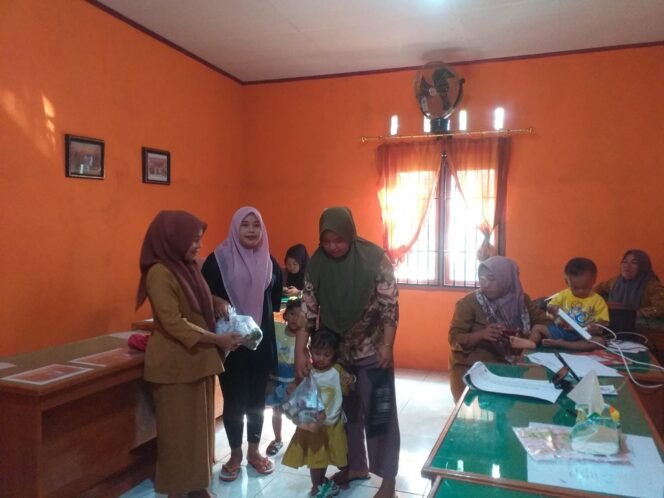 
Kegiatan Posyandu Di Desa Kuripan Kecamatan Bungamas