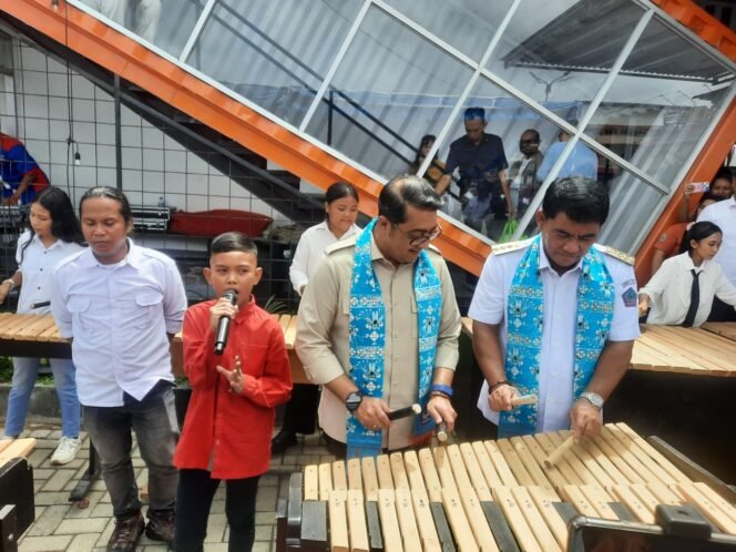 
Sanggar Kolintang Tarsier  Tampil Dihadapan Menteri Ekraf dan Gubernur Sulut