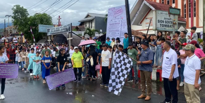 
Wabup Mitra Lepas Peserta Pawai Paskah di GMIM Sion Sentrum Tombatu