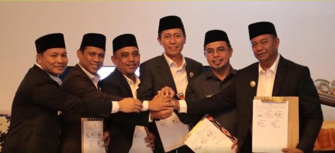 
Wali Kota Weny Gaib Tandatangani Kesepakatan Kerja Sama dengan 4 Kepala Daerah