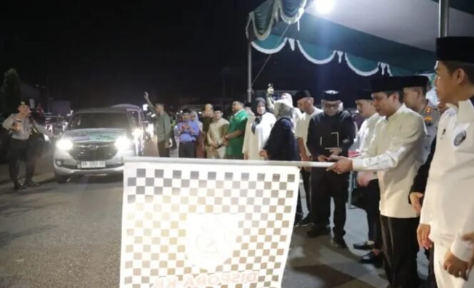 
Wali Kota Weny Gaib Lepas  Pawai Takbir Keliling Idul Adha 1446 Hijriah