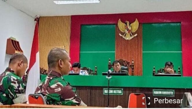 
Foto : Serka Muhammad Yusuf dan Serda Rahmadhani syahfutra menjadi terdakwa dalam Perdagangan Satwa Tranggiling yang dilindungi di Pengadilan Militer Tinggi 1 Medan (30/4/2025)