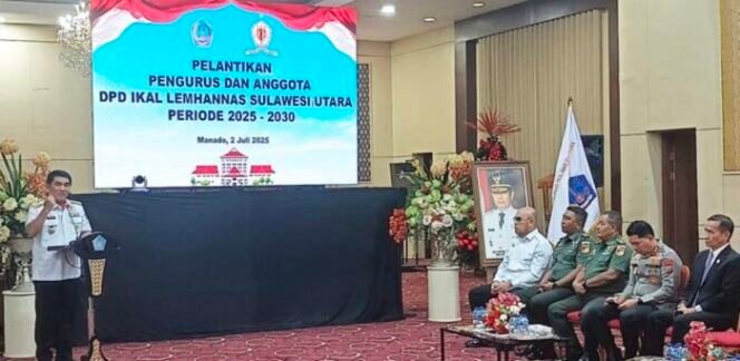 
Gubernur Yulius Selvanus Hadiri Pelantikan Pengurus DPD IKAL Lemhanas Sulut