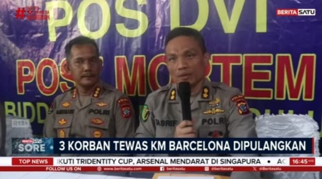 
Polda Sulut Rilis Penumpang KM Barcelona V Yang Terbakar di Perairan Talise Sudah Dievakuasi