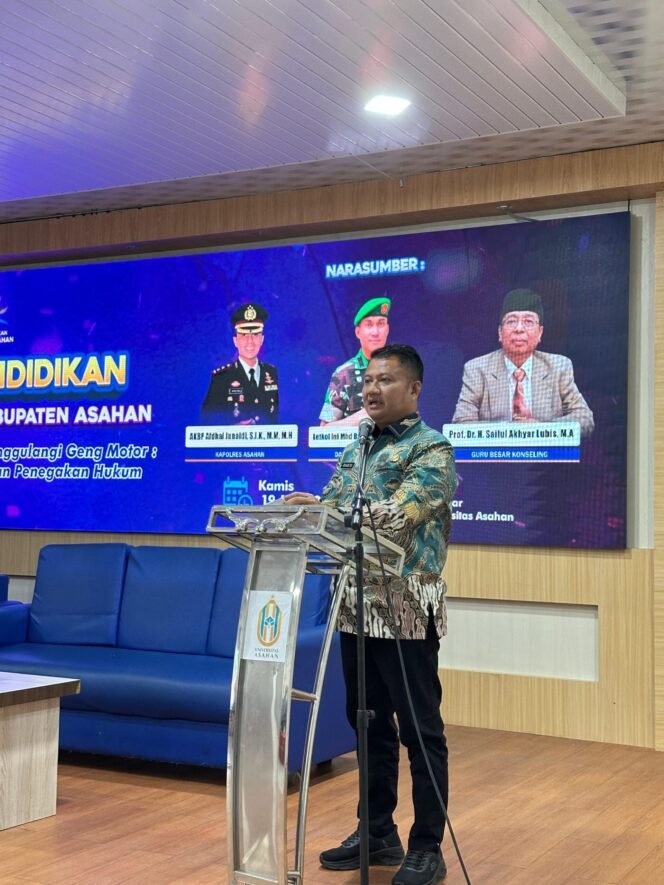 
Wakil Bupati Asahan Hadiri Seminar Pendidikan