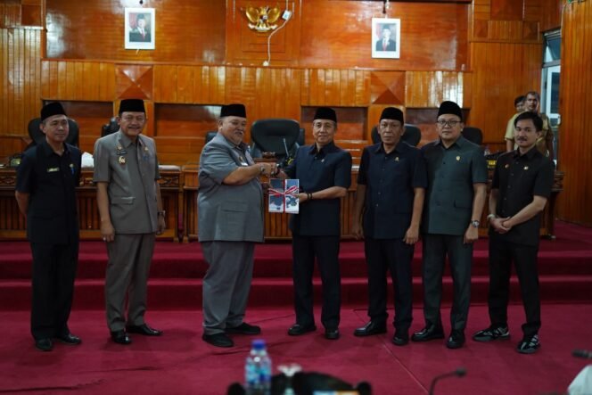 
Rapat Paripurna DPRD Kabupaten Bengkulu Selatan Penyampaian Rancangan KUA PPAS Perubahan APBD Tahun Anggaran 2025