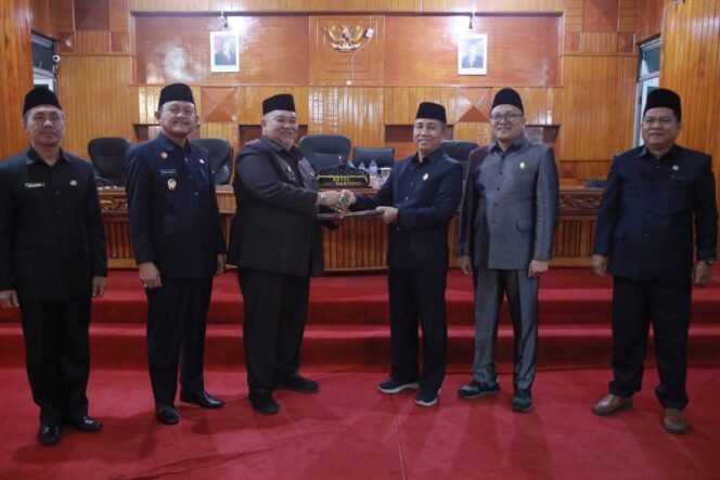 
Rapat Paripurna Pengesahan Raperda Tentang Perubahan APBD Tahun Anggaran 2025 dan Raperda Tentang Penyelenggaraan Perpustakaan