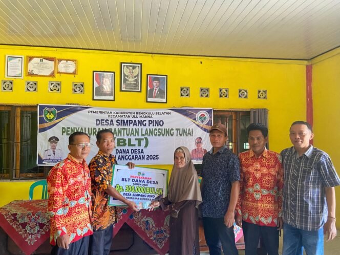 
Pemerintah Desa Simpang Pino Realisasikan BLT-DD Untuk Bulan Juli 2025 Kepada 6 Orang KPM