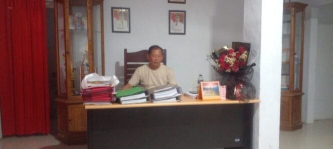 
Foto - Rahman Mangoppa S.Pd.M.Pd Kepsek Devinitif SMP Negeri 4 Manado juga Plt Kepsek SMP Negeri 8 Manado